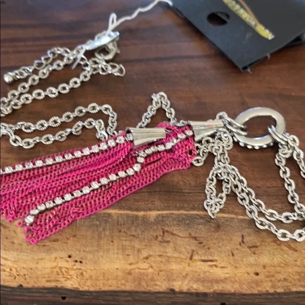 3x$25 ❤️ New York &Co Pink Tassel Chain Necklace ❤️ - Picture 4 of 11
